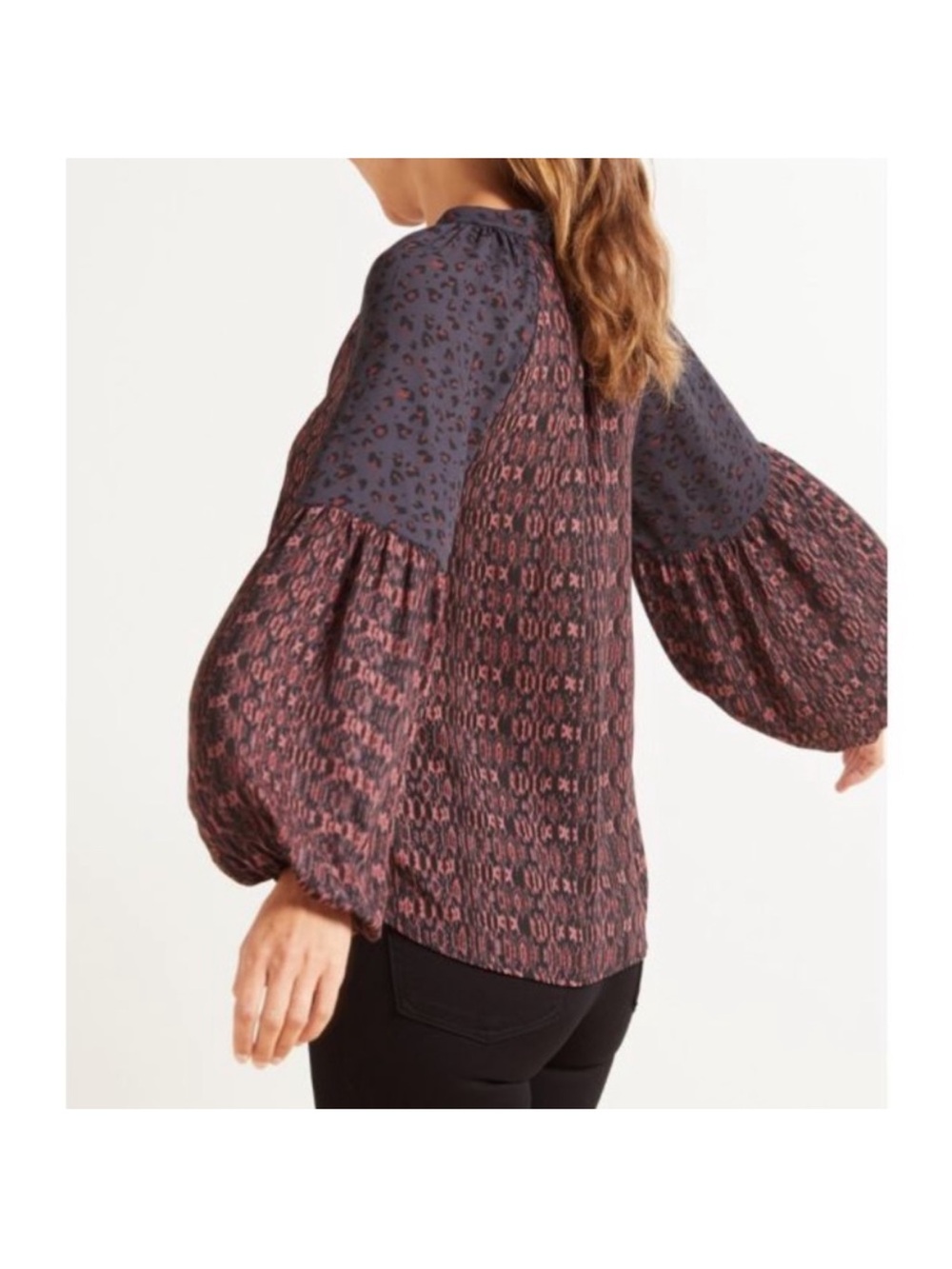 Roan + Ryan Evereve NWT Annabelle V Neck Blouse Size XS - Picture 2 of 9